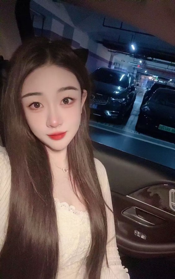 36F大奶美女