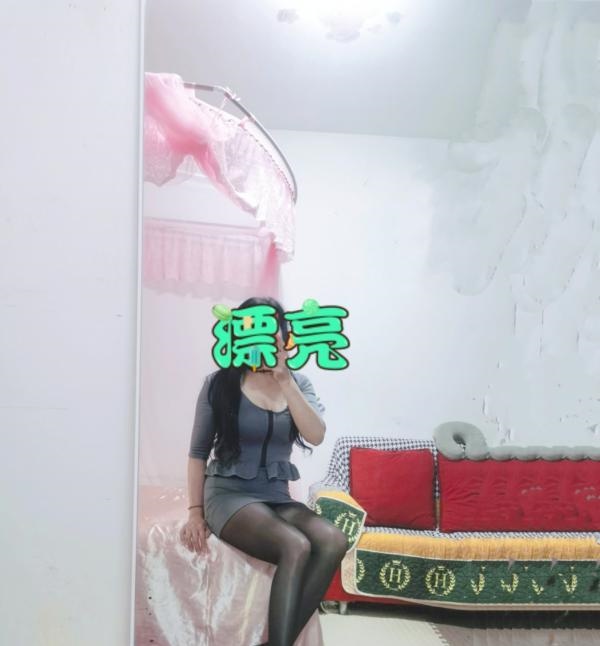 龙华深圳北小姐姐