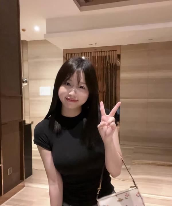 大胸纯欲小妹