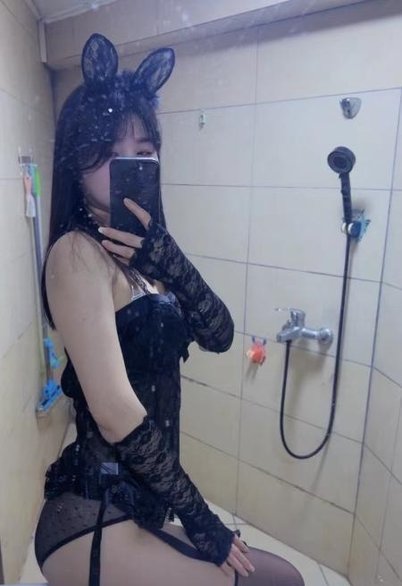 惠城舌吻嫩妹子