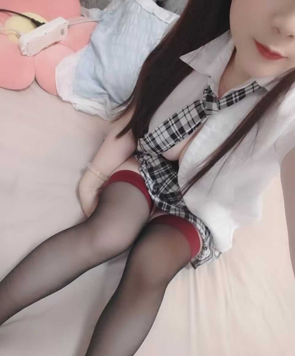 雪白雪白的奶子