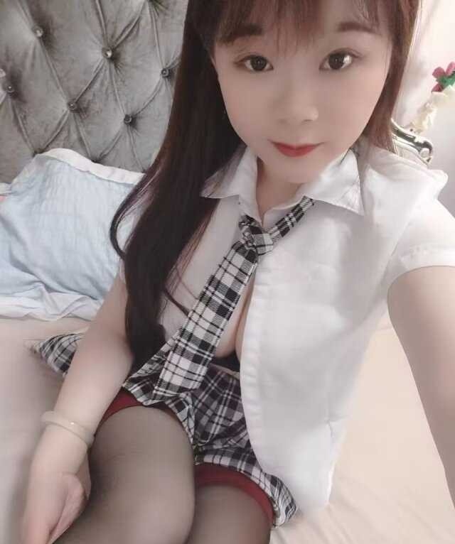 雪白雪白的奶子
