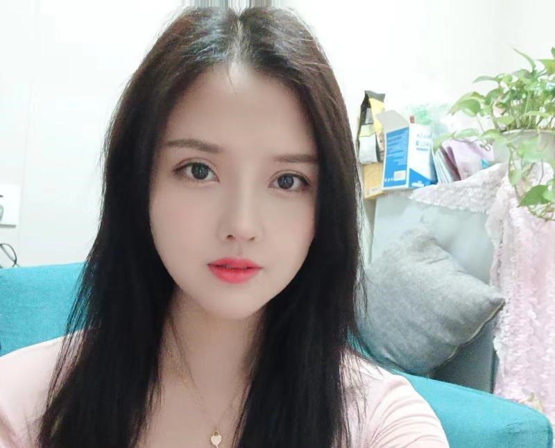 大胸李一桐