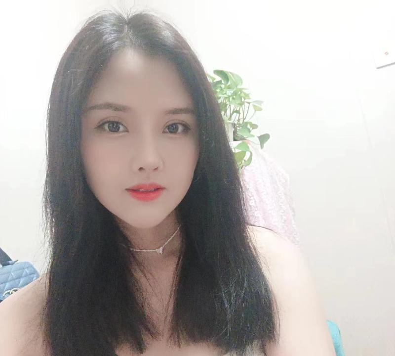 大胸李一桐