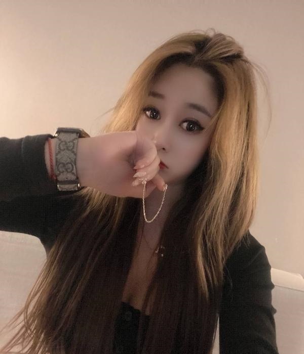 大奶翘臀性感艾米