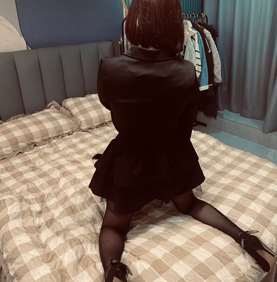 江宁短发少妇