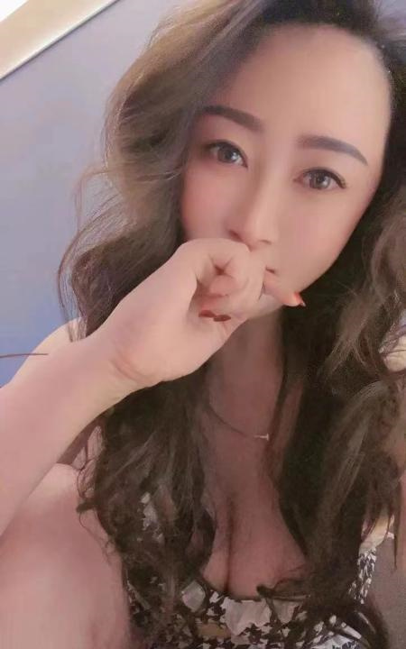 瑶海大胸靓女