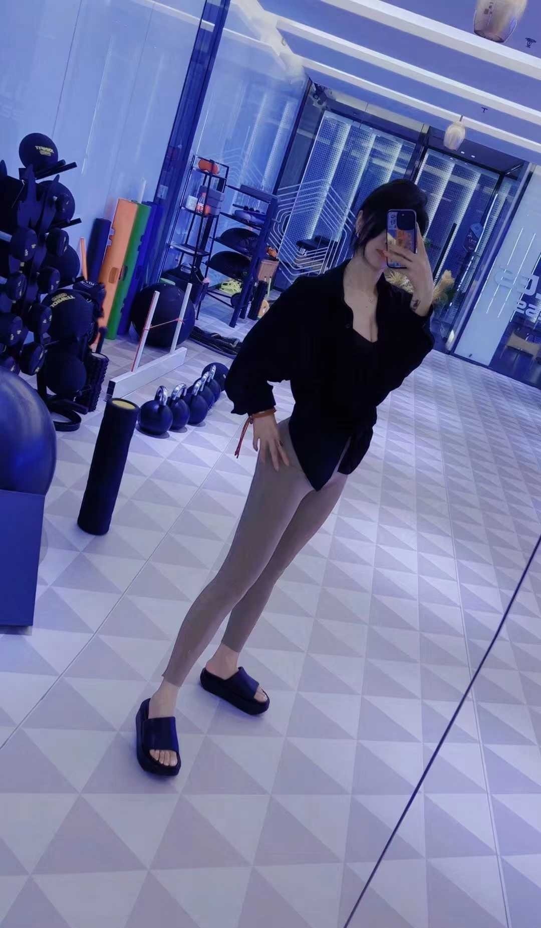 身材超棒的健身妹儿