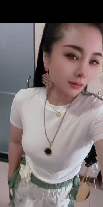 福永大胸兰兰