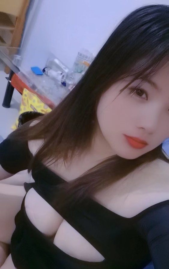 瑶海大胸菲儿