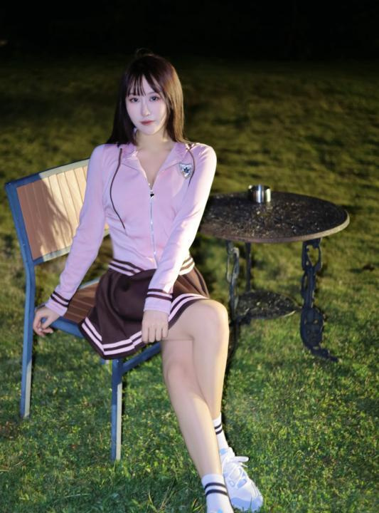 天心大胸御姐妹子