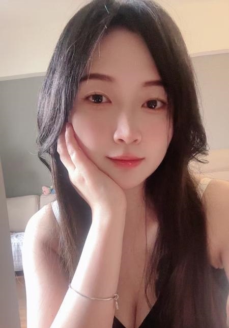 仁和路大胸美女