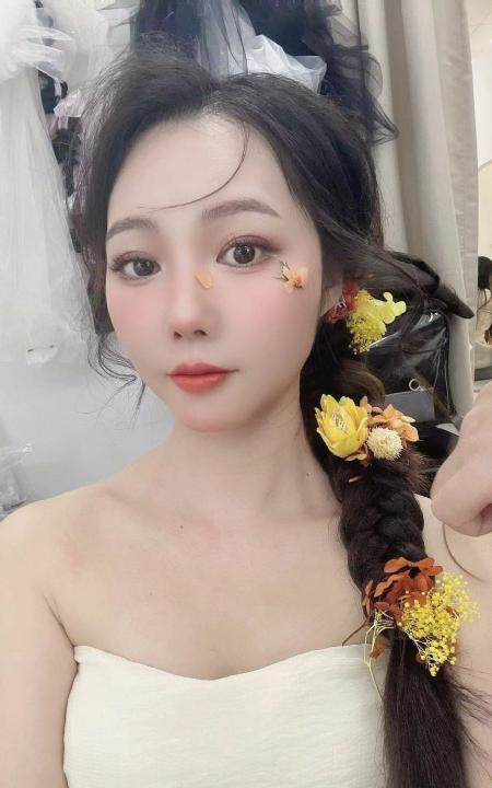 白云服务型小丽