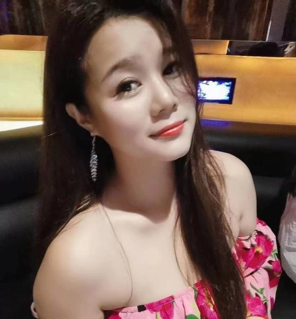 罗湖大奶青青