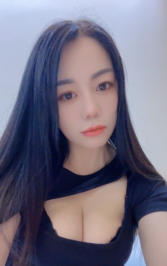 性价比大胸美眉