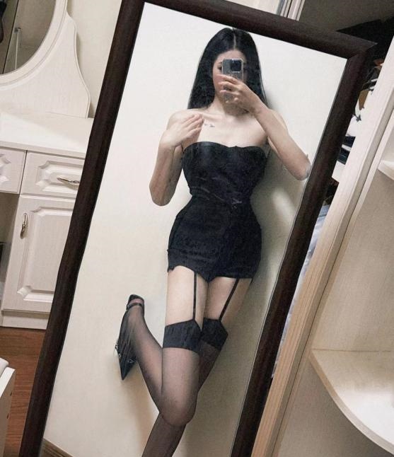九头身长腿美女