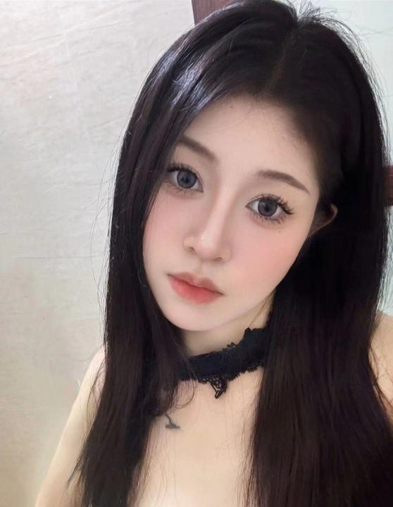 九头身长腿美女