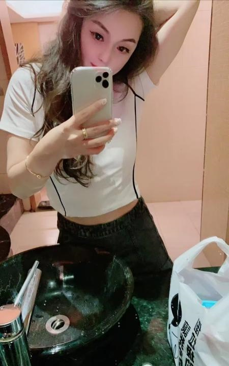 酒窝御姐