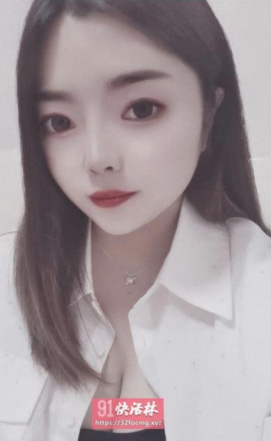 螃蟹岬g奶少妇