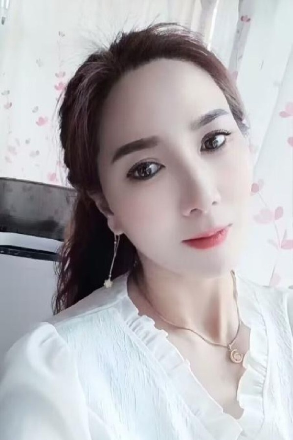 金霞少妇