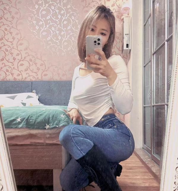 长腿瑜伽安琪