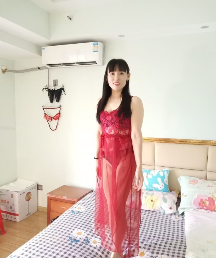 性感丝袜情趣少妇