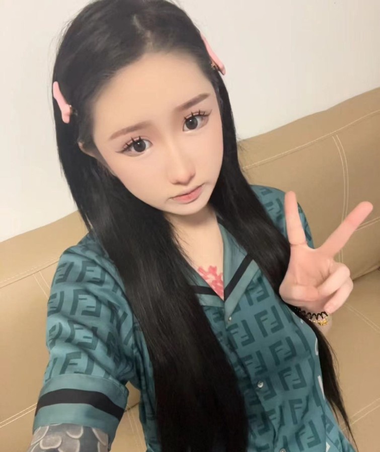 19岁嫩妹体验