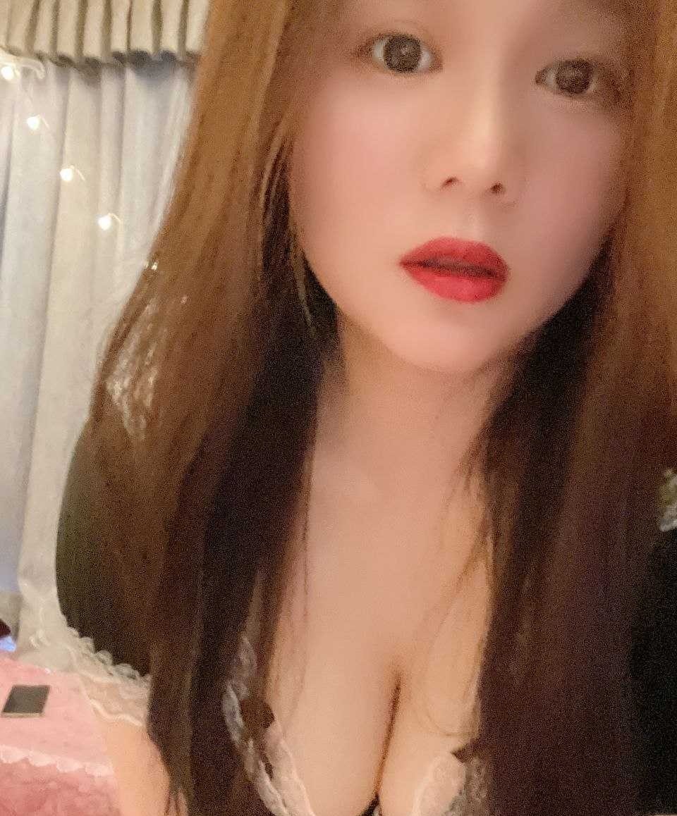 巨乳大奶少妇