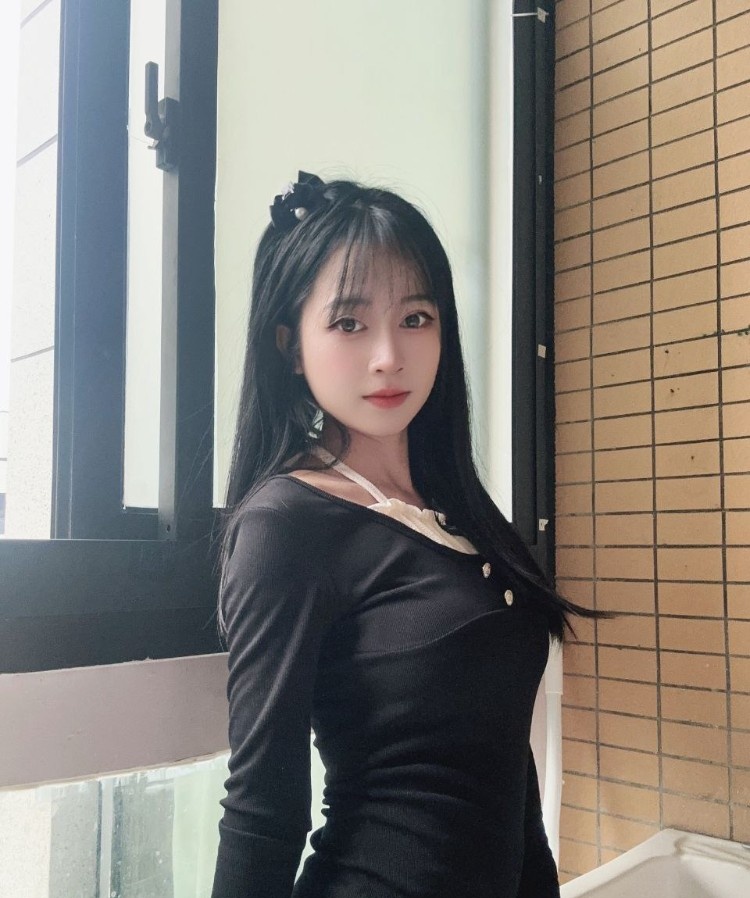 上城大白腿依依