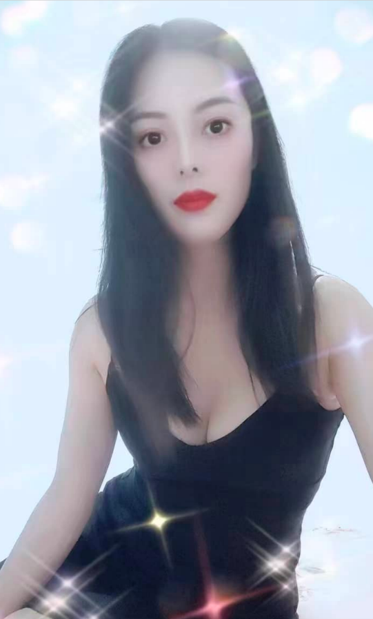 双飞人妻