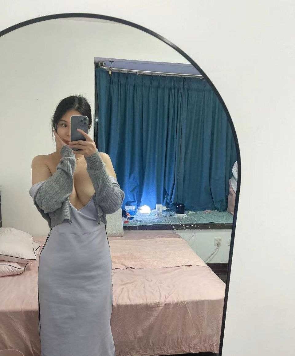 长腿粉嫩人妻