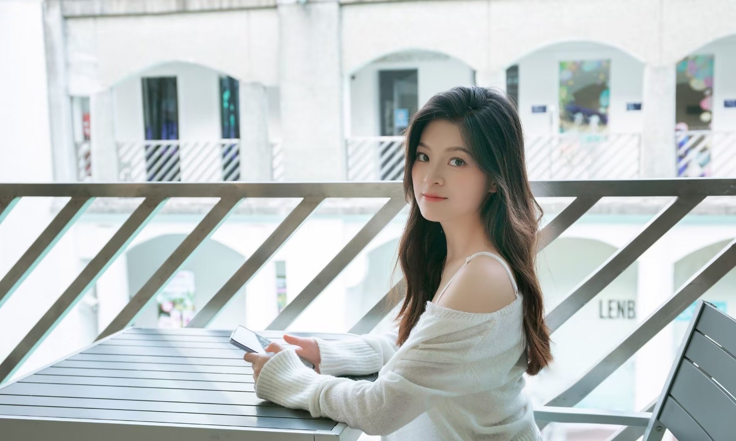 静安彩彩回归，可无套