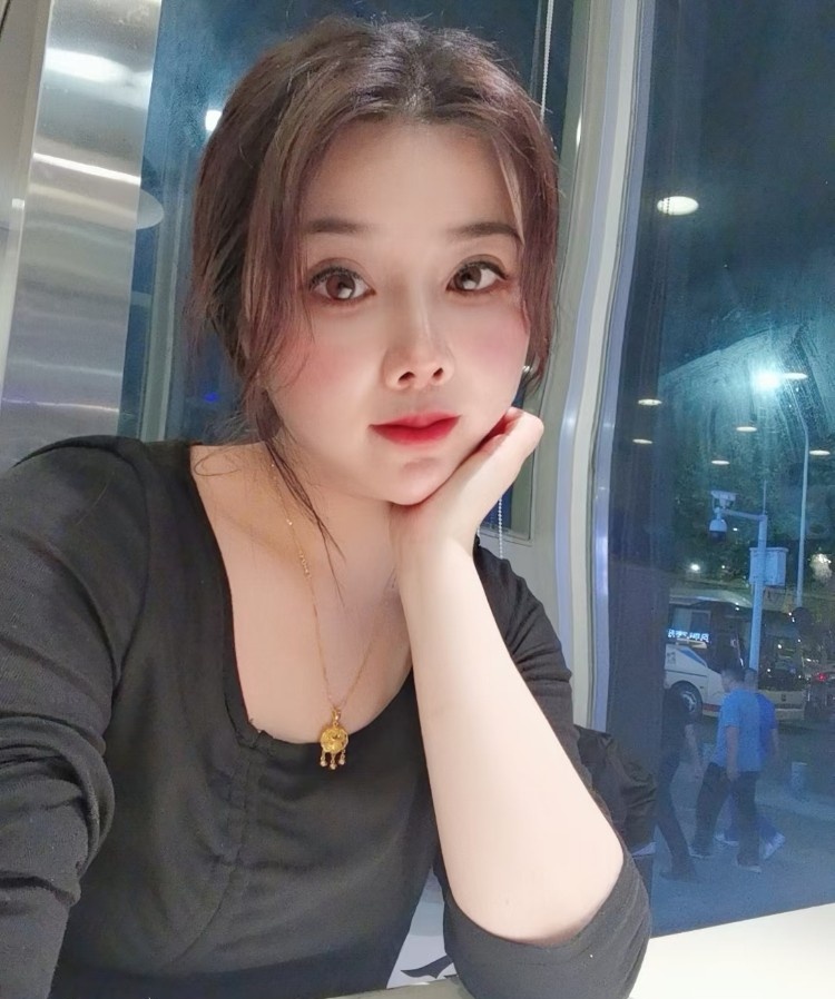 石路童装店兼职美少妇