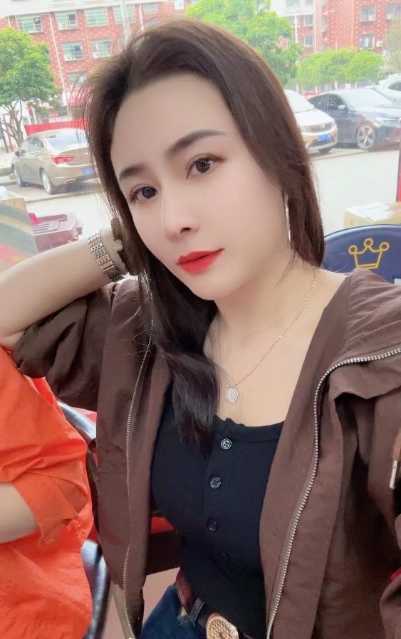 大奶骚女