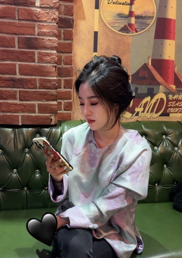 肤白貌美小妹