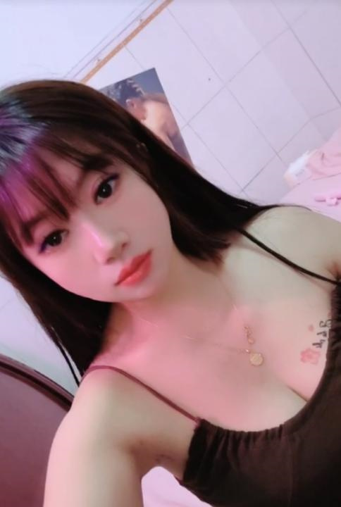 白云少妇琴