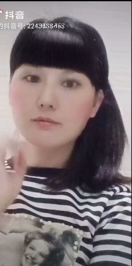 身材还不错的年轻少妇