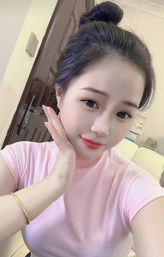 花都区莲妹小骚货