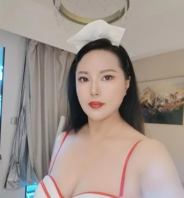 大肉臀妮妮