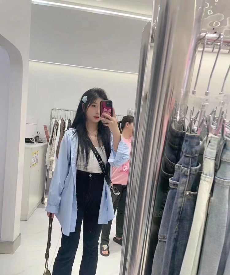 00后年轻嫩妹