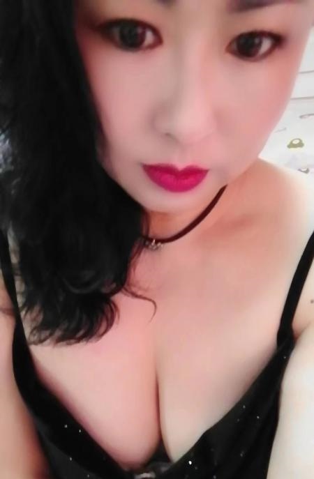 小巧玲珑的东北少妇
