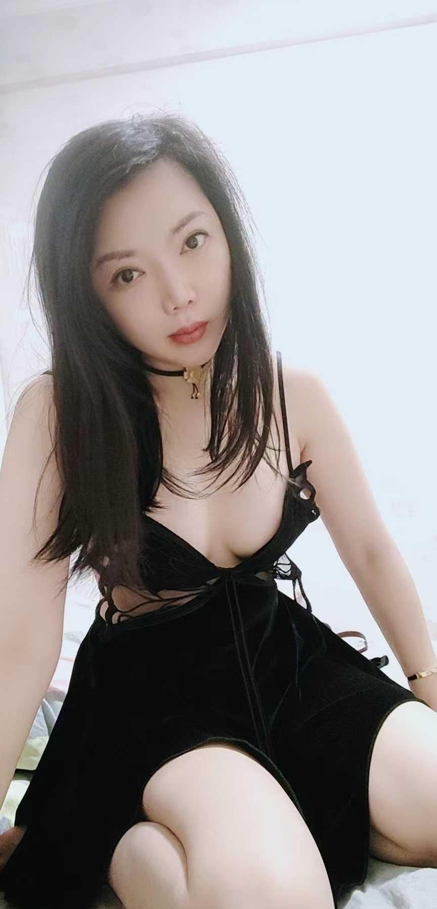 武侯丝袜少妇雅雅