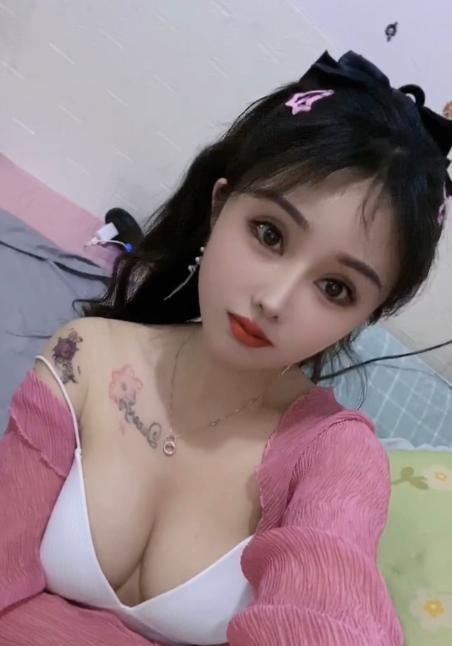 接吻服务系小姐姐