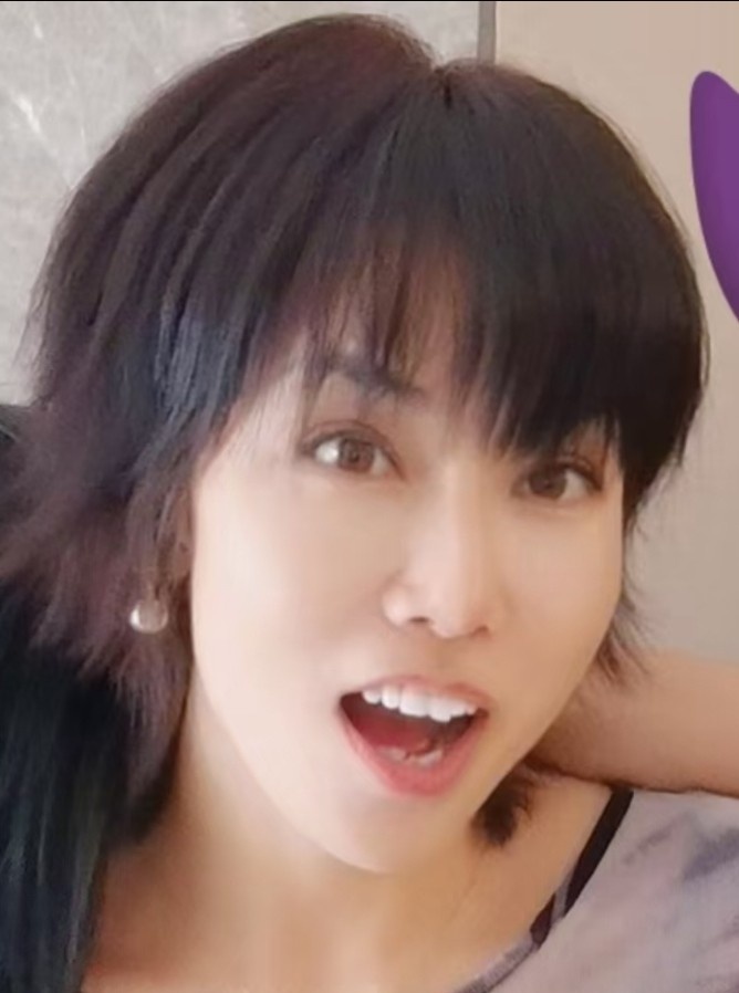 万达短发御姐