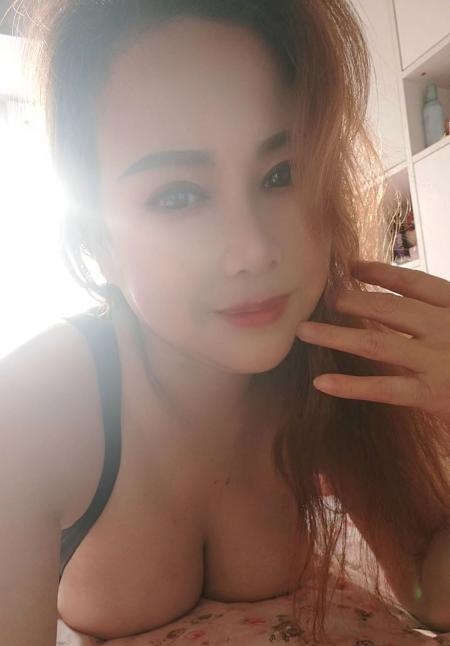 角门西风骚熟女