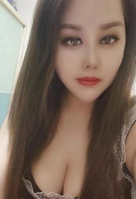 白云风情少妇