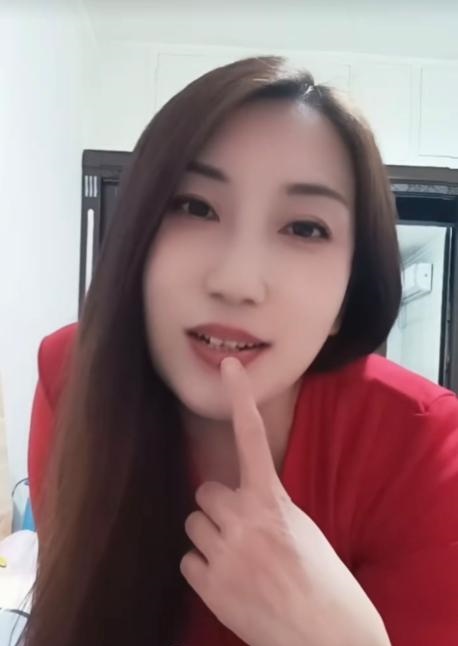 角门西大长腿熟女