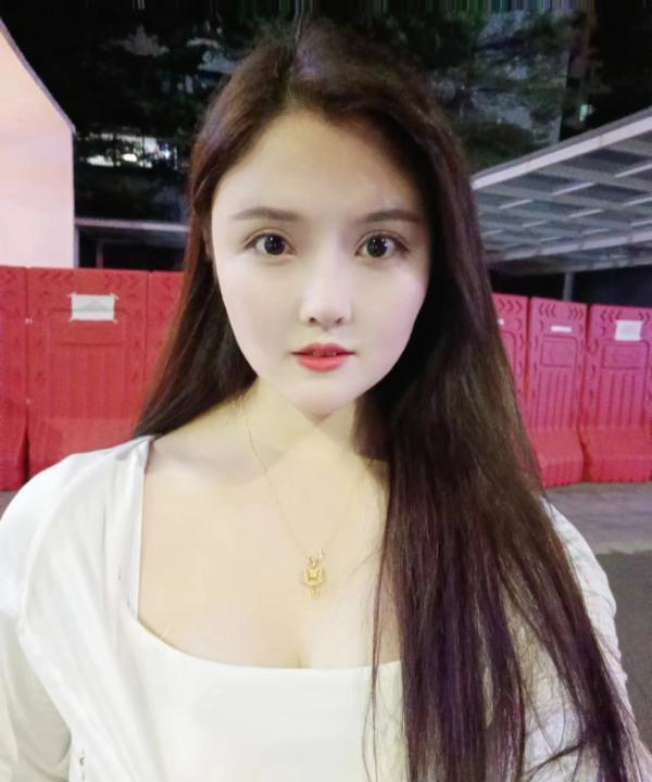 纯欲大胸李一桐