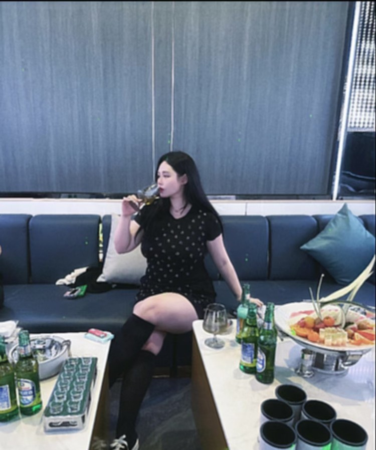 栖霞欧美范然然