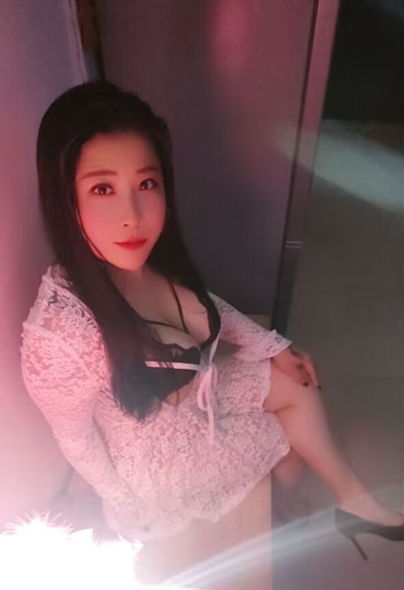 服务型大奶妹妹
